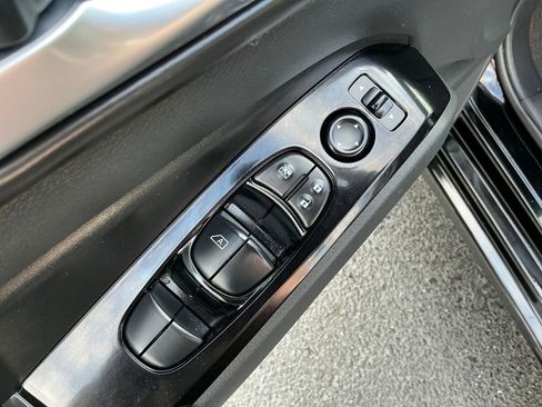 Used 2024 Nissan Altima 2.5 SR image 16