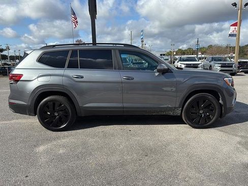 Certified 2025 Volkswagen Atlas SE w/ Panoramic Sunroof Package image 7