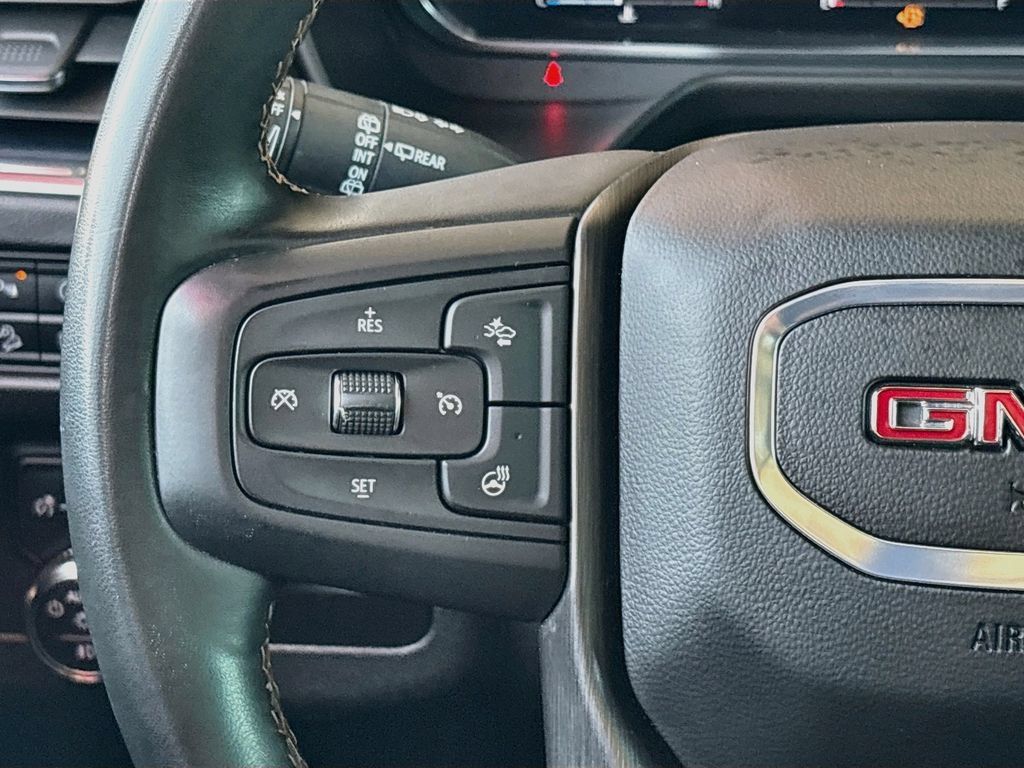 Used 2024 GMC Yukon AT4 w/ Technology Package AWD/4WD image 11