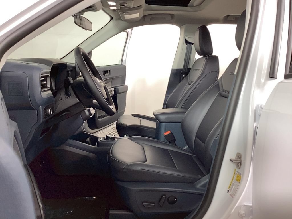 Used 2025 Ford Maverick Lariat w/ Black Appearance Package AWD/4WD image 15