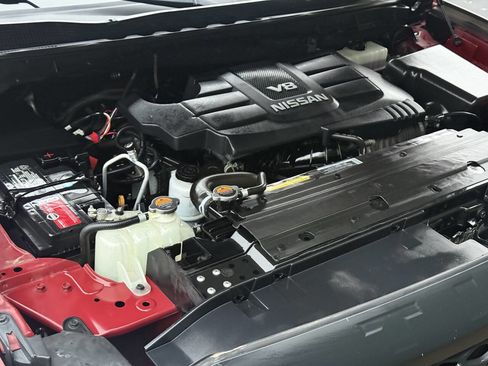 Used 2017 Nissan Titan S image 10