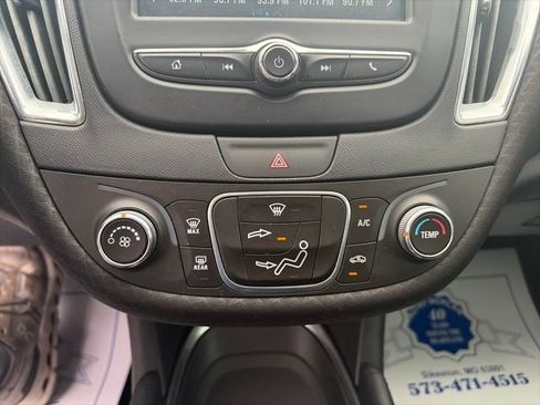 Used 2018 Chevrolet Malibu LT FWD image 23