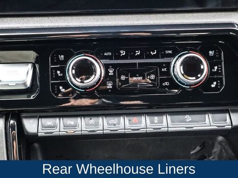 Used 2025 GMC Sierra 1500 AT4 w/ AT4 Premium Package image 34