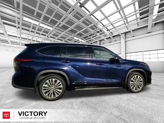 Used 2023 Toyota Highlander Platinum video 2