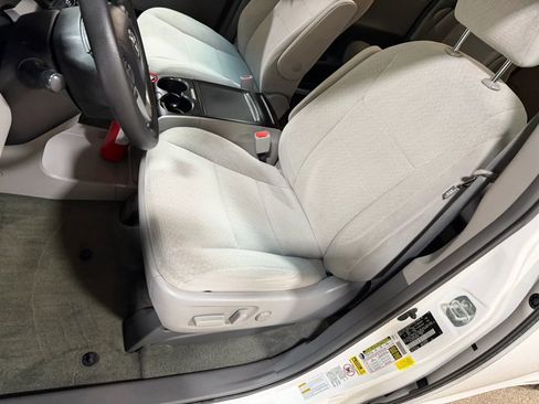 Used 2015 Toyota Sienna LE AWD/4WD image 48
