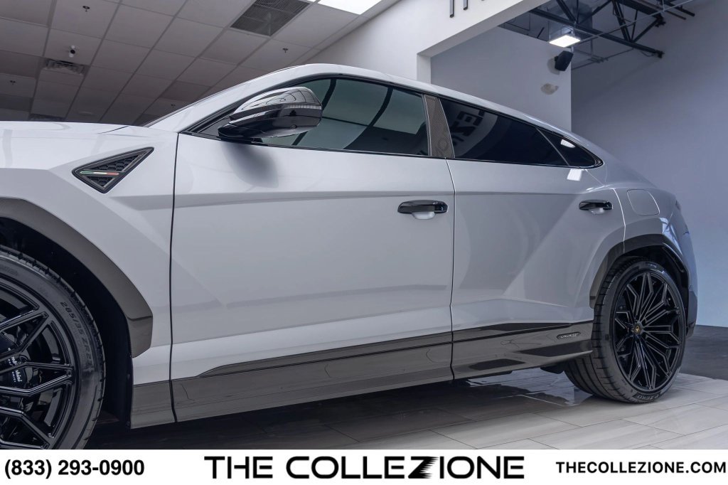 Used 2026 Lamborghini Urus SE AWD/4WD image 18