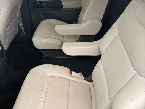 Used 2022 Ford Explorer Platinum w/ Equipment Group 601A image 10