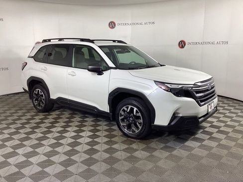 Used 2025 Subaru Forester Premium image 3