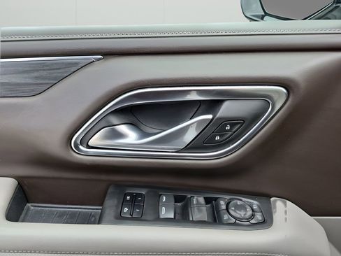 Used 2022 GMC Yukon XL SLT w/ SLT Premium Package image 27