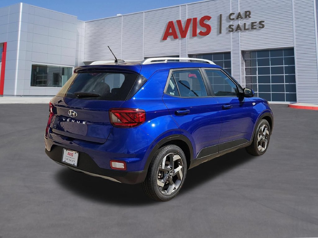Used 2025 Hyundai Venue SEL FWD image 6