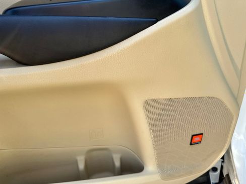 Used 2018 Toyota Highlander Limited FWD image 14