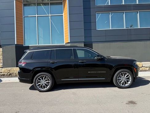 Used 2024 Jeep Grand Cherokee L Summit w/ Rear Seat Video Group I AWD/4WD image 2