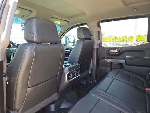 Used 2020 Chevrolet Silverado 1500 LTZ w/ LTZ Plus Package RWD image 22