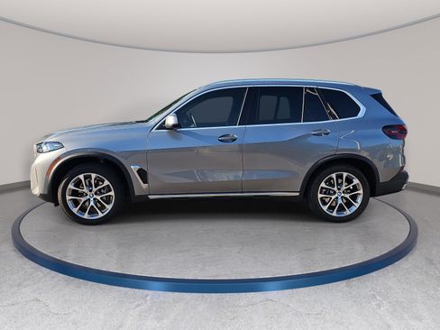 Used 2024 BMW X5 sDrive40i w/ Premium Package RWD image 8