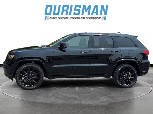 Used 2020 Jeep Grand Cherokee Altitude AWD/4WD image 3