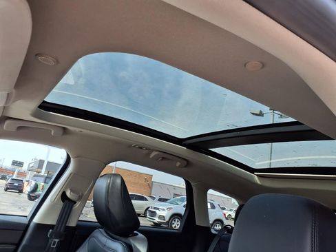 Used 2024 Lincoln Corsair AWD w/ Equipment Group 101A image 11