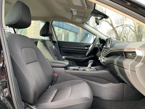 Used 2025 Nissan Altima 2.5 SV image 37