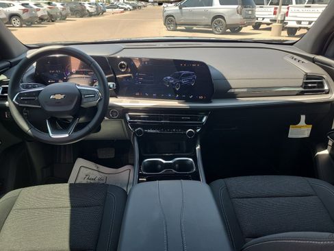 Certified 2026 Chevrolet Traverse LT w/ Driver Confidence Package AWD/4WD image 13