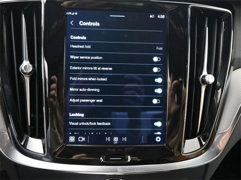 Used 2024 Volvo S60 B5 Plus image 17