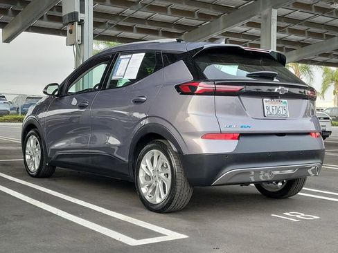Certified 2023 Chevrolet Bolt EUV LT w/ Driver Confidence Package image 4