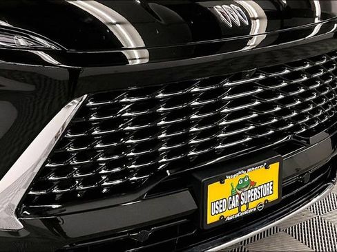 Used 2025 Buick Enclave Avenir image 35