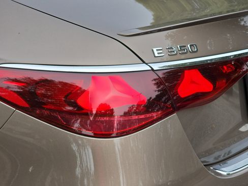 New 2026 Mercedes-Benz E 350 4MATIC Sedan image 35