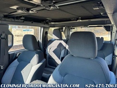 New 2025 Ford Bronco 4-Door AWD/4WD image 22