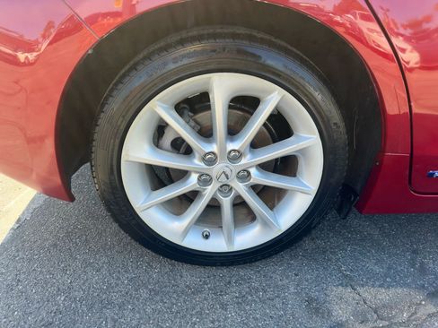 Used 2013 Lexus CT 200h image 10