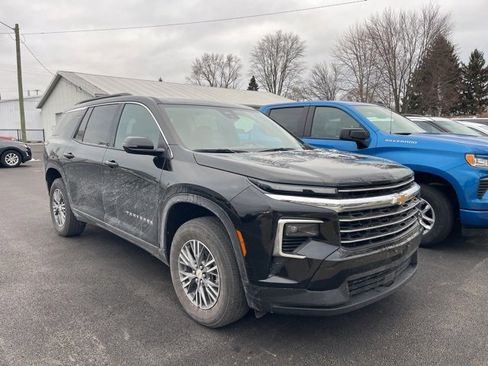 Certified 2025 Chevrolet Traverse LT image 2