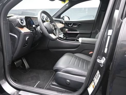 Used 2025 Mercedes-Benz GLC 300 w/ AMG Line image 17