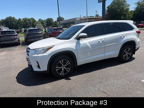 Used 2018 Toyota Highlander LE w/ Protection Package #3 AWD/4WD image 7
