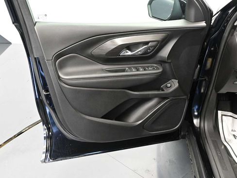 Used 2022 GMC Terrain SLE w/ Driver Convenience Package AWD/4WD image 5