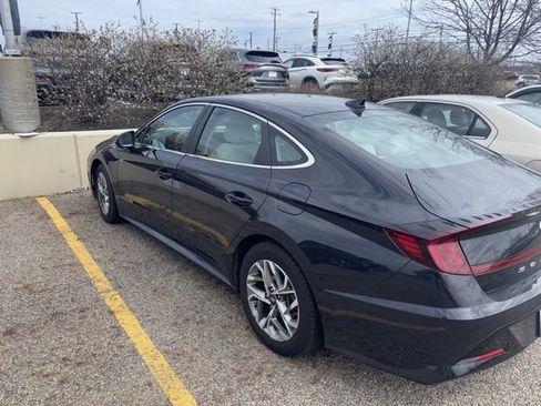 Used 2023 Hyundai Sonata SEL image 2
