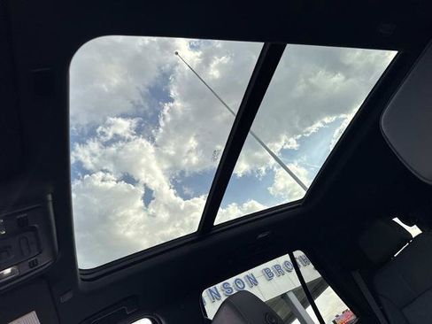 Used 2022 Chevrolet Tahoe RST w/ Luxury Package image 21