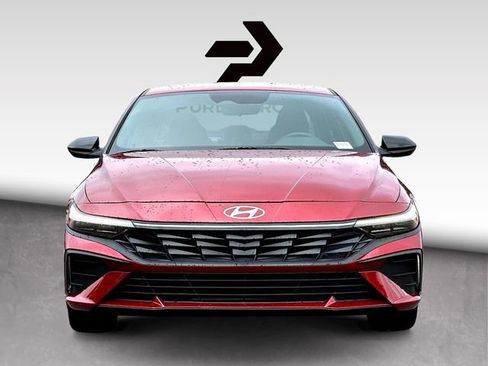 Used 2025 Hyundai Elantra Sport FWD image 3