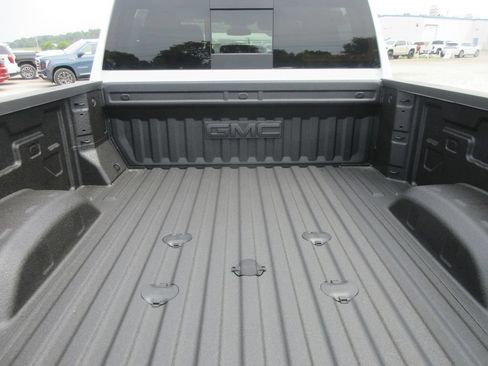 New 2026 GMC Sierra 2500 SLT w/ SLT Premium Package AWD/4WD image 6