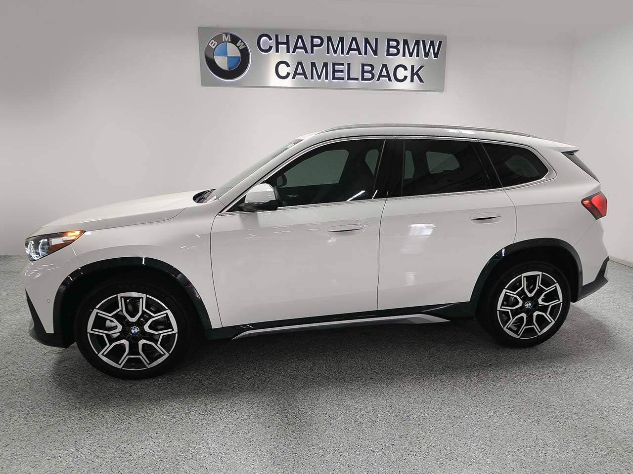 Used 2026 BMW X1 xDrive28i AWD/4WD image 3
