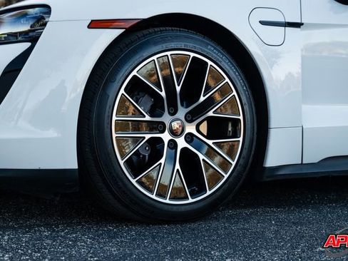Used 2022 Porsche Taycan image 48