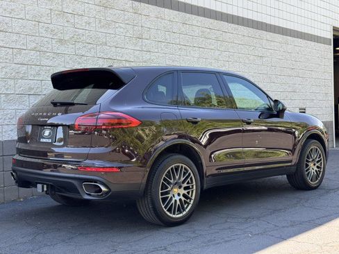 Used 2018 Porsche Cayenne AWD/4WD image 3