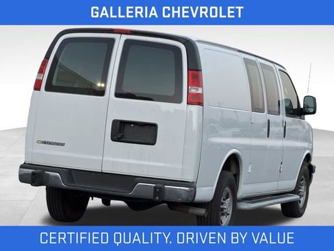 Used 2024 Chevrolet Express 2500 w/ Driver Convenience Package RWD image 4