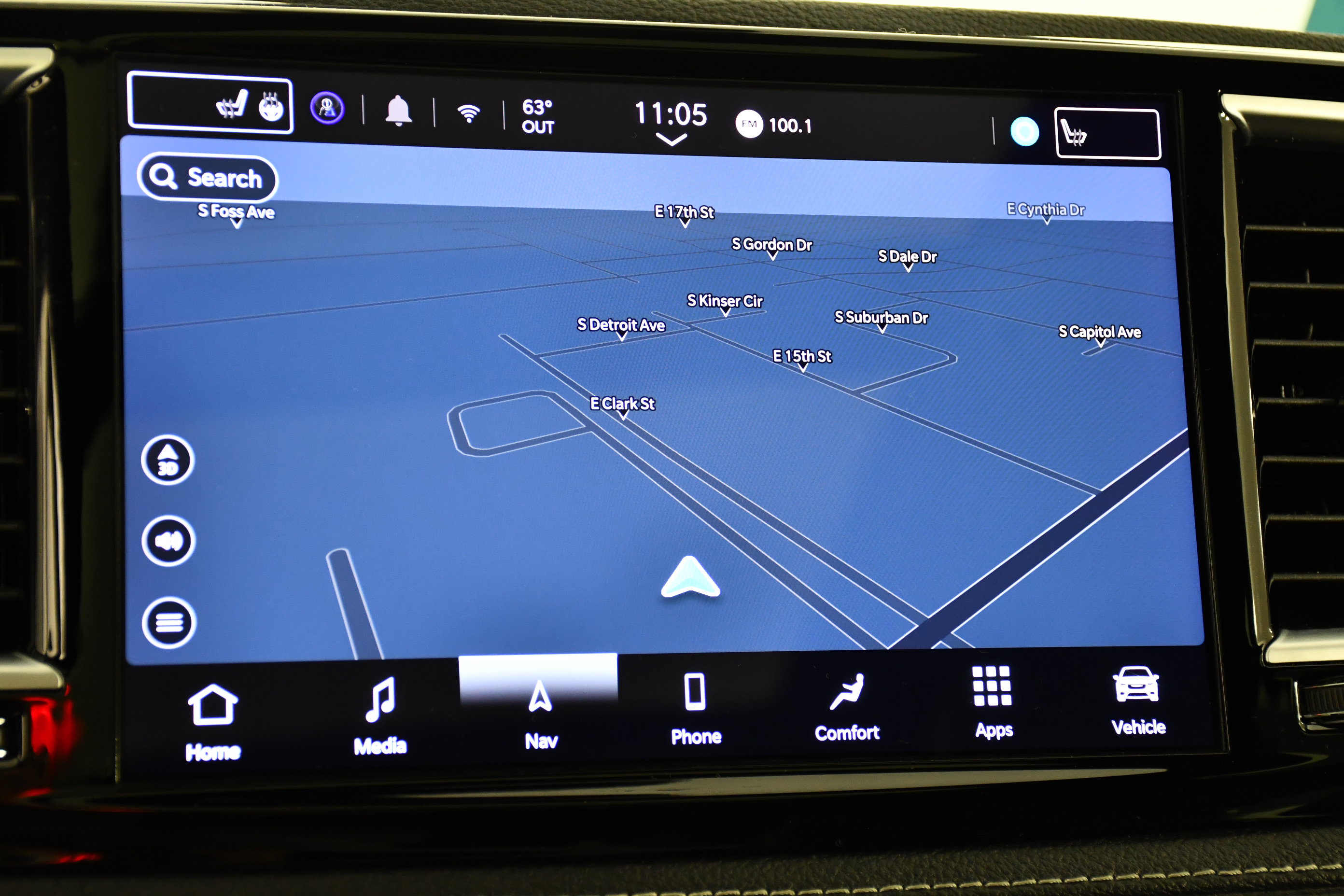 Used 2025 Chrysler Pacifica Limited FWD image 27