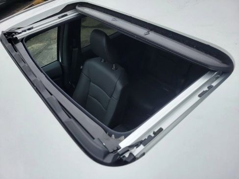 Used 2024 Honda Passport EX-L image 9