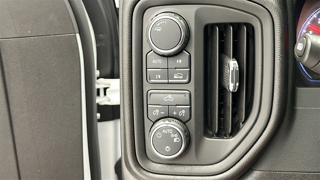 Used 2024 Chevrolet Silverado 1500 Custom w/ Dark Appearance Package AWD/4WD image 21