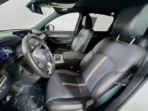 Used 2025 MAZDA CX-70 Plug-In Hybrid w/ Premium Plus image 18