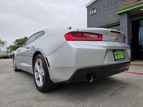 Used 2016 Chevrolet Camaro LT RWD image 10