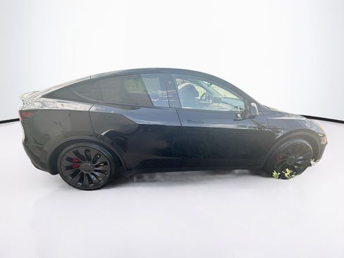 Used 2023 Tesla Model Y Performance AWD/4WD image 10