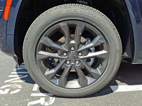 New 2026 Jeep Grand Cherokee Limited AWD/4WD image 5