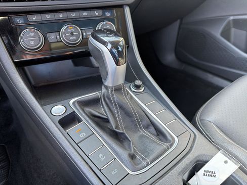 Used 2024 Volkswagen Jetta SE FWD image 30