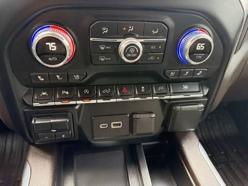 Used 2019 GMC Sierra 1500 SLT image 25