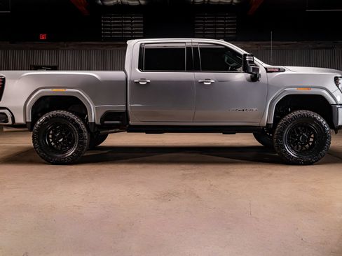 Used 2026 GMC Sierra 2500 AT4 w/ AT4 Premium Plus Package AWD/4WD image 10